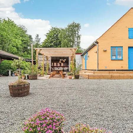 1 Bedroom Gorgeous In *