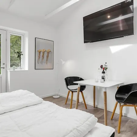 1 Bedroom Gorgeous In 아파트 *